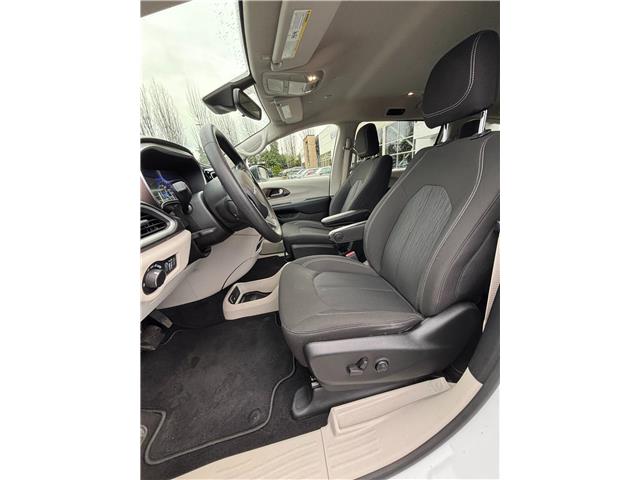2021 Chrysler Grand Caravan SXT (Stk: 246141B) in Vancouver - Image 9 of 17