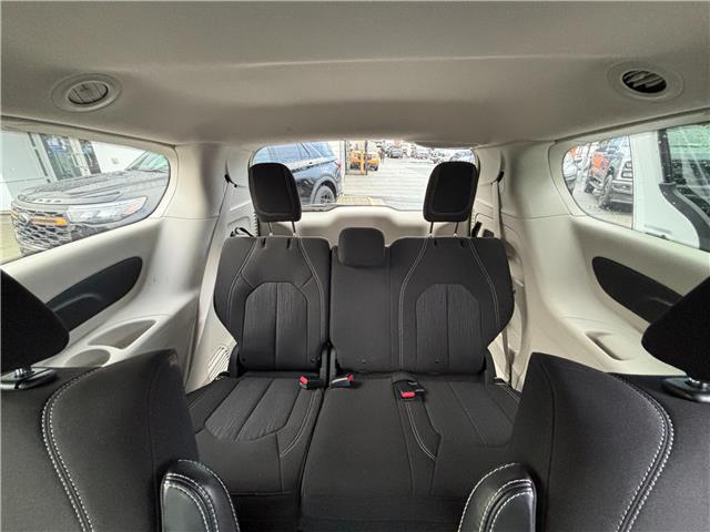 2021 Chrysler Grand Caravan SXT (Stk: 246141B) in Vancouver - Image 12 of 17