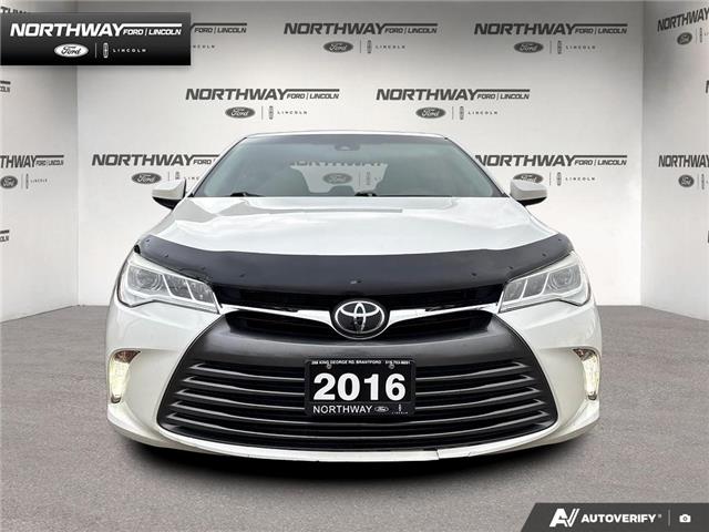 2016 Toyota Camry XLE V6 (Stk: 5ME1606B) in Brantford - Image 2 of 23