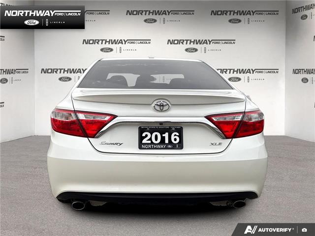 2016 Toyota Camry XLE V6 (Stk: 5ME1606B) in Brantford - Image 5 of 23