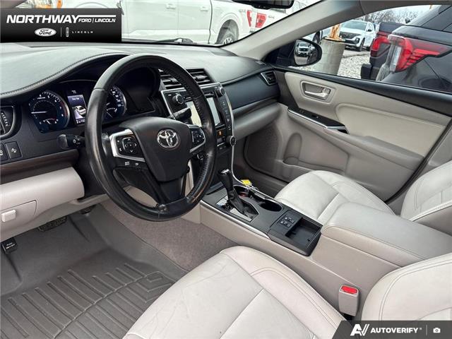 2016 Toyota Camry XLE V6 (Stk: 5ME1606B) in Brantford - Image 11 of 23