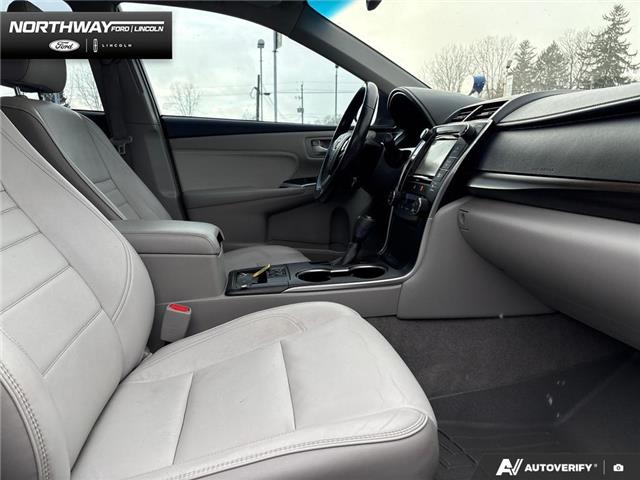 2016 Toyota Camry XLE V6 (Stk: 5ME1606B) in Brantford - Image 20 of 23
