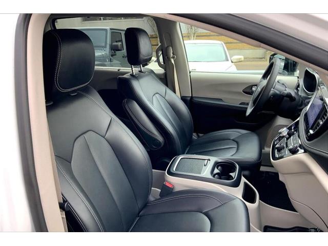 2024 Chrysler Pacifica Touring-L (Stk: 24A5085) in Sherwood Park - Image 7 of 30 2024 Chrysler Pacifica Touring-L (Stk: 24A5085) in Sherwood Park - Image 7 of 30