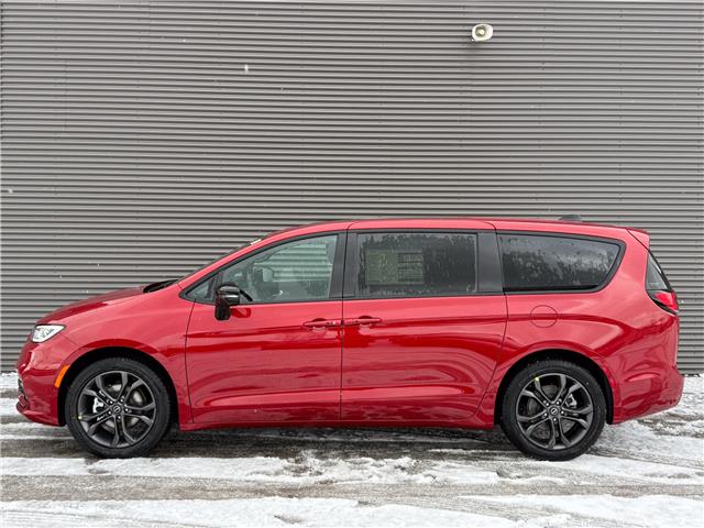 2026 Chrysler Pacifica Select (Stk: 26087) in London - Image 3 of 33