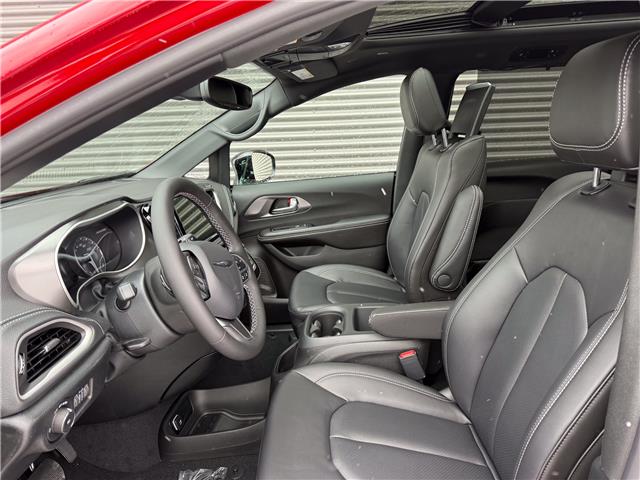 2026 Chrysler Pacifica Select (Stk: 26087) in London - Image 11 of 33