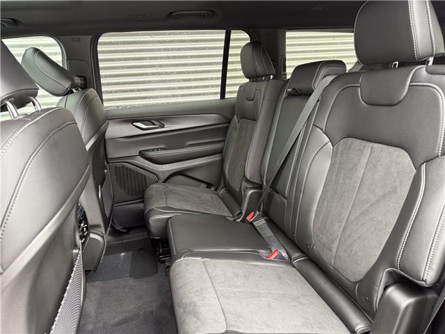 2025 Jeep Grand Cherokee L Laredo (Stk: 25571) in London - Image 13 of 28