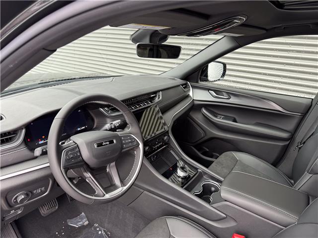 2025 Jeep Grand Cherokee L Laredo (Stk: 25571) in London - Image 11 of 28