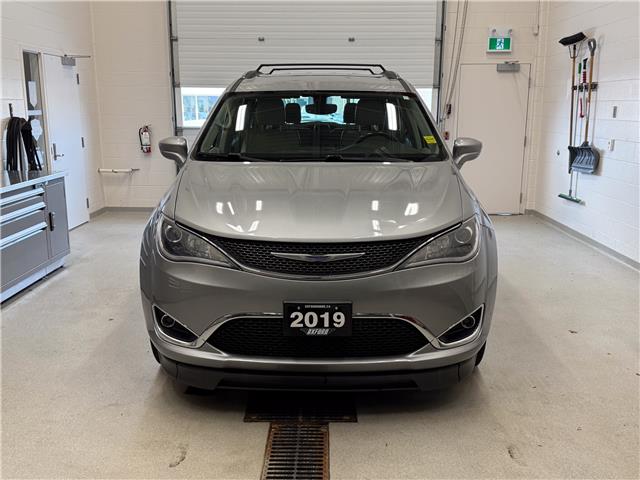 2019 Chrysler Pacifica Touring-L (Stk: UM041) in London - Image 2 of 30