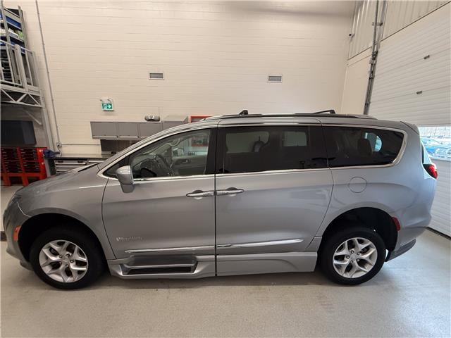 2019 Chrysler Pacifica Touring-L (Stk: UM041) in London - Image 3 of 30