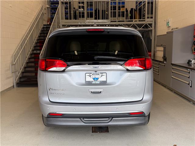 2019 Chrysler Pacifica Touring-L (Stk: UM041) in London - Image 5 of 30