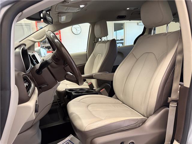 2019 Chrysler Pacifica Touring-L (Stk: UM041) in London - Image 8 of 30