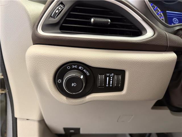 2019 Chrysler Pacifica Touring-L (Stk: UM041) in London - Image 23 of 30