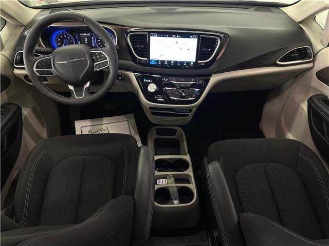 2024 Chrysler Grand Caravan SXT (Stk: 43283E) in Belleville - Image 2 of 3