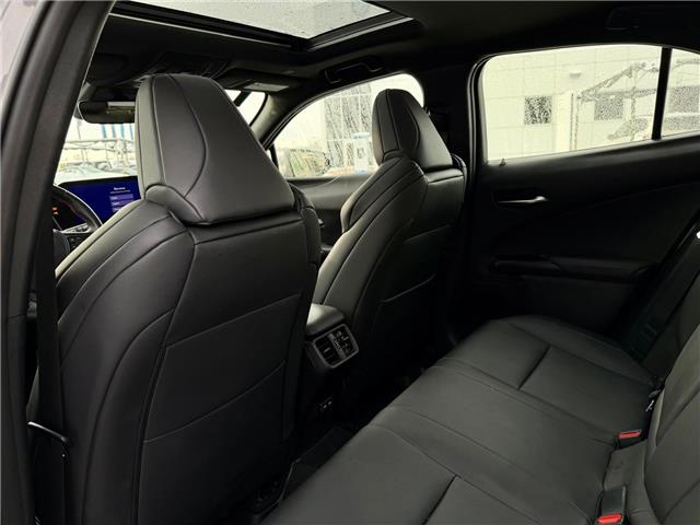 2025 Lexus UX 300h Base (Stk: 4598A) in Calgary - Image 16 of 19
