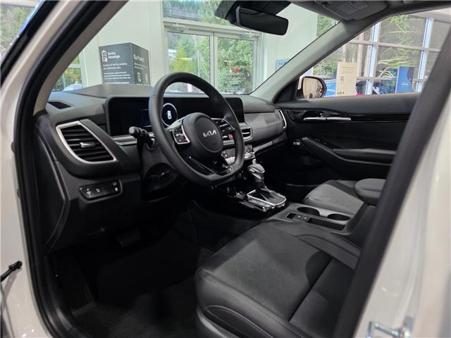 2025 Kia Seltos X-Line (Stk: 54568) in Castlegar - Image 6 of 12