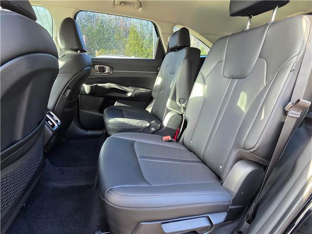 2025 Kia Sorento 2.5T EX (Stk: 54891) in Castlegar - Image 12 of 17
