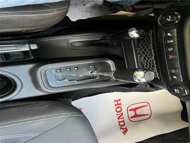 2016 Jeep Wrangler Unlimited Sahara (Stk: 260155A) in Ottawa - Image 12 of 17