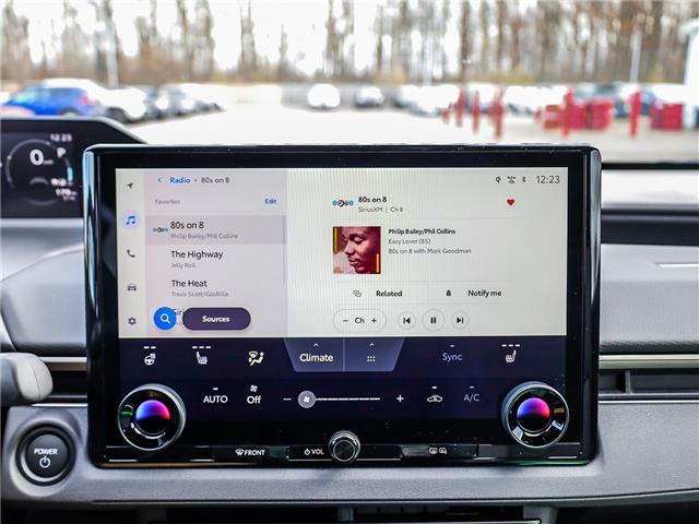 2026 Toyota bZ XLE (Stk: T9679) in Welland - Image 19 of 25