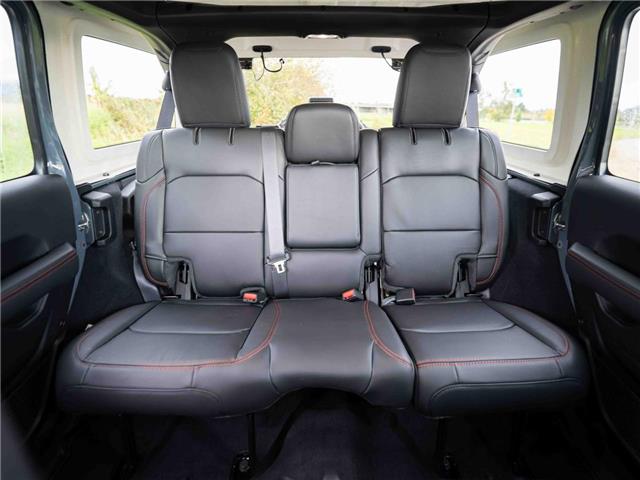 2025 Jeep Wrangler Rubicon (Stk: S653182) in Surrey - Image 18 of 21
