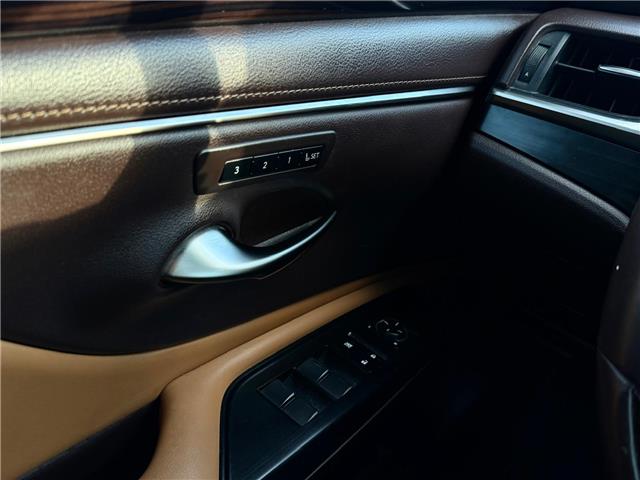2019 Lexus ES 350 Premium (Stk: 260129A) in Calgary - Image 11 of 19