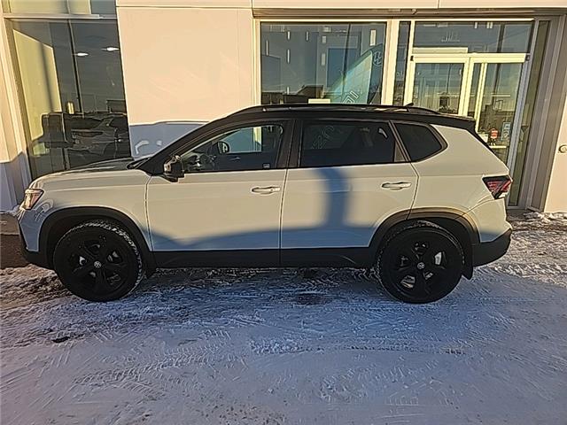 2026 Volkswagen Taos Comfortline Black Edition (Stk: 26304) in Lethbridge - Image 2 of 25