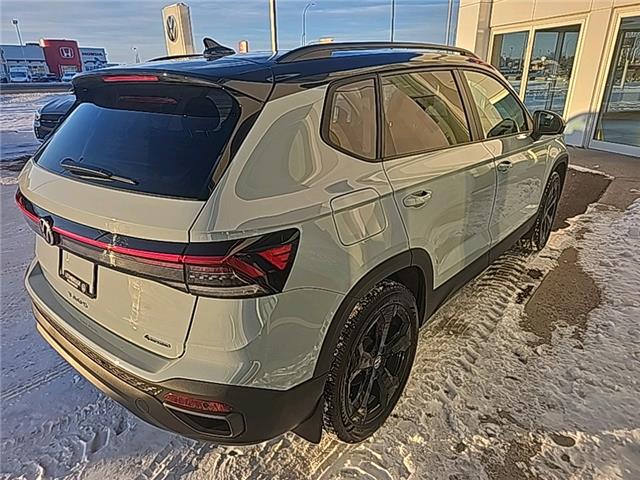 2026 Volkswagen Taos Comfortline Black Edition (Stk: 26304) in Lethbridge - Image 5 of 25