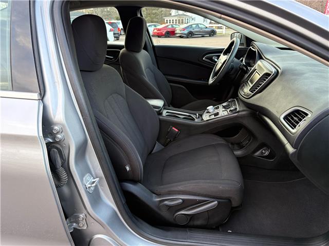 2015 Chrysler 200 LX (Stk: A-684290) in Moncton - Image 17 of 20