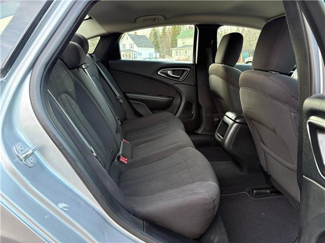 2015 Chrysler 200 LX (Stk: A-684290) in Moncton - Image 19 of 20