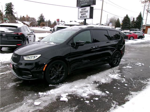 2021 Chrysler Pacifica Touring-L Plus in Kitchener - Image 3 of 24