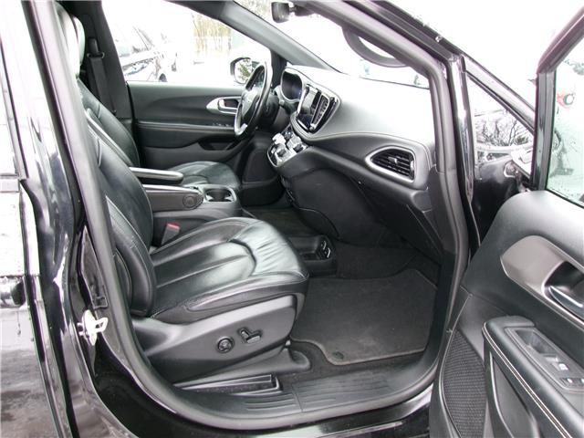 2021 Chrysler Pacifica Touring-L Plus in Kitchener - Image 10 of 24