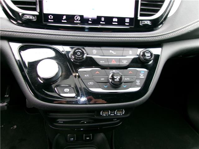 2021 Chrysler Pacifica Touring-L Plus in Kitchener - Image 16 of 24
