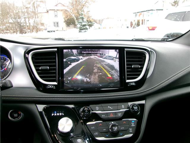 2021 Chrysler Pacifica Touring-L Plus in Kitchener - Image 18 of 24