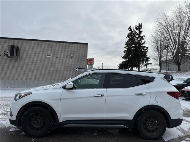 2018 Hyundai Santa Fe Sport 2.0T SE (Stk: 45594A) in Newmarket - Image 2 of 31