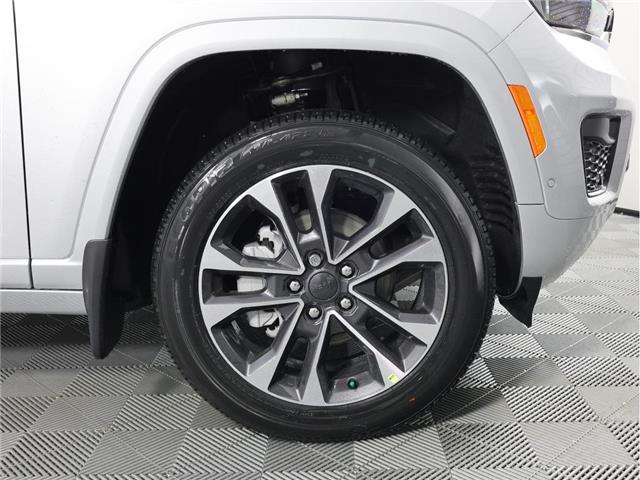 2025 Jeep Grand Cherokee Overland (Stk: 25J256) in Calgary - Image 4 of 21