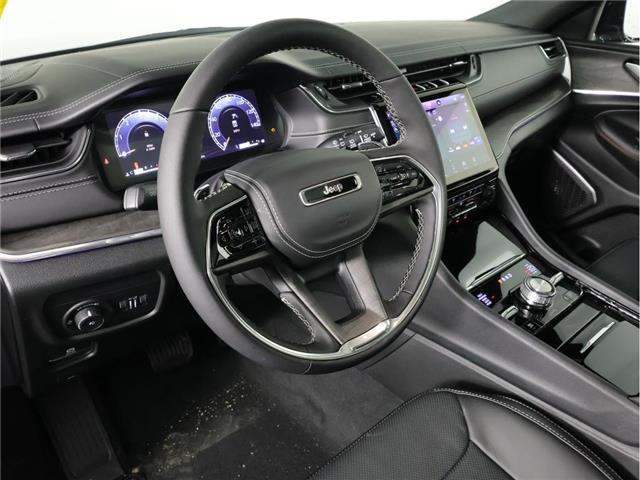 2025 Jeep Grand Cherokee Overland (Stk: 25J256) in Calgary - Image 11 of 21