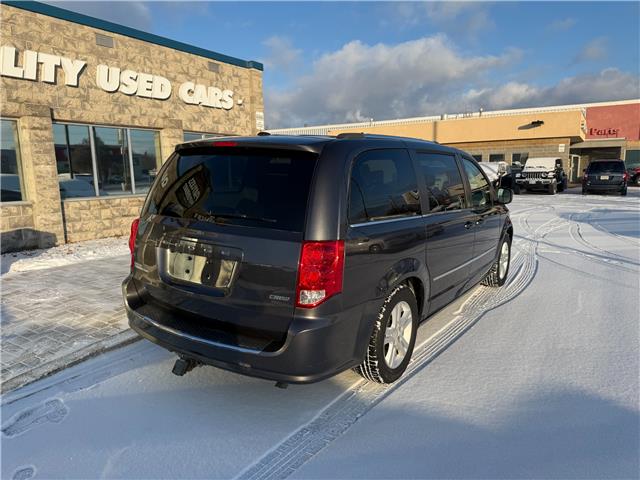 2017 Dodge Grand Caravan Crew in Sarnia - Image 3 of 21
