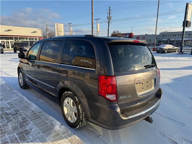 2017 Dodge Grand Caravan Crew in Sarnia - Image 5 of 21