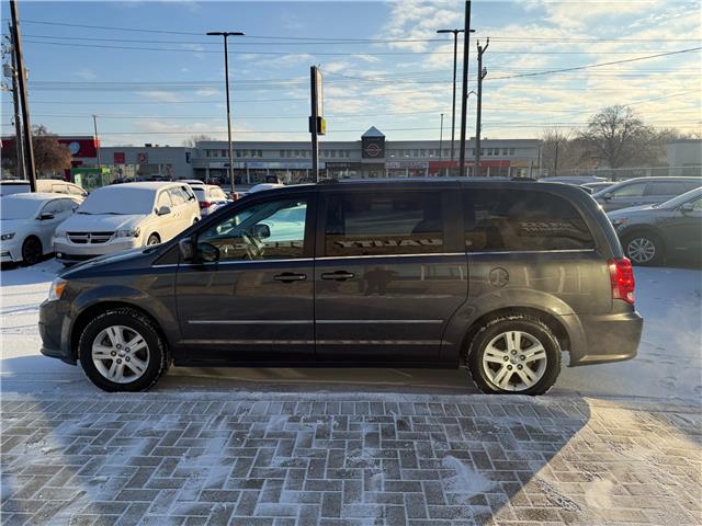 2017 Dodge Grand Caravan Crew in Sarnia - Image 6 of 21