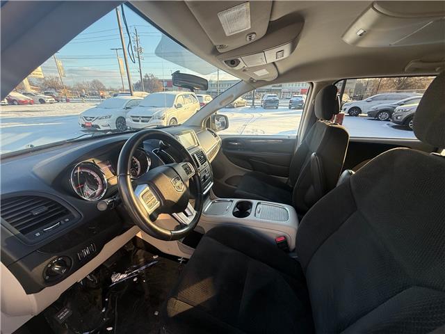 2017 Dodge Grand Caravan Crew in Sarnia - Image 9 of 21