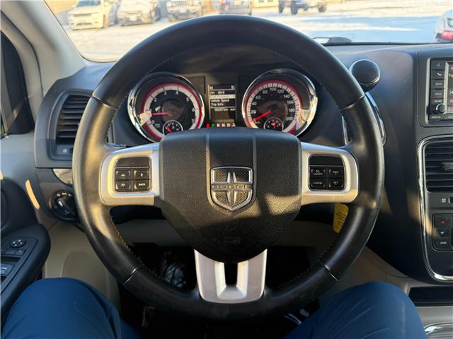 2017 Dodge Grand Caravan Crew in Sarnia - Image 10 of 21