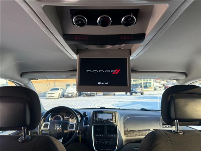 2017 Dodge Grand Caravan Crew in Sarnia - Image 19 of 21