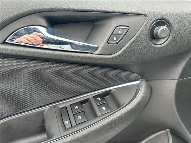 2017 Chevrolet Cruze Hatch LT Auto (Stk: 250711A) in Ottawa - Image 10 of 26