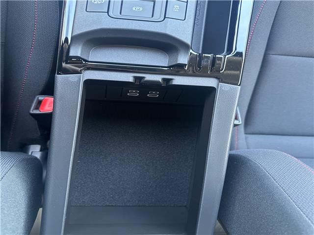 2026 Toyota Prius Plug-In Hybrid SE (Stk: 261012) in Regina - Image 14 of 17