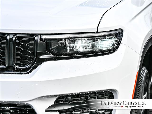 2025 Jeep Grand Cherokee Laredo (Stk: SC2528) in Burlington - Image 3 of 34