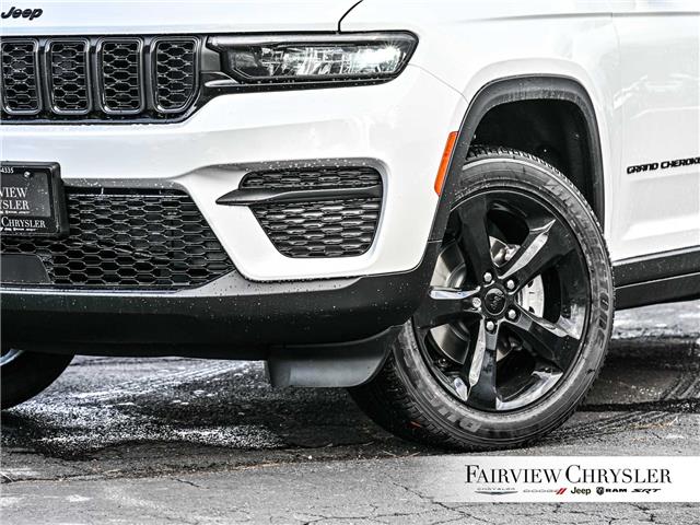 2025 Jeep Grand Cherokee Laredo (Stk: SC2528) in Burlington - Image 8 of 34