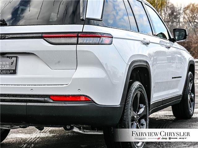 2025 Jeep Grand Cherokee Laredo (Stk: SC2528) in Burlington - Image 12 of 34