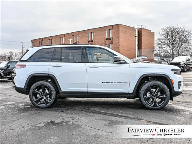 2025 Jeep Grand Cherokee Laredo (Stk: SC2528) in Burlington - Image 13 of 34