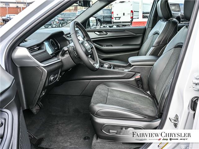 2025 Jeep Grand Cherokee Laredo (Stk: SC2528) in Burlington - Image 16 of 34