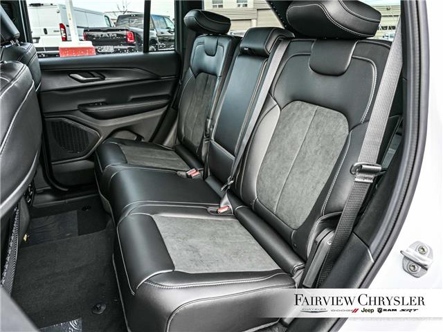 2025 Jeep Grand Cherokee Laredo (Stk: SC2528) in Burlington - Image 20 of 34