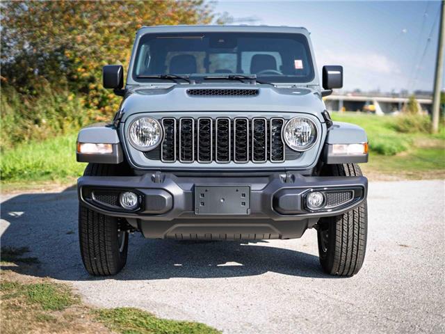 2025 Jeep Gladiator Sport S (Stk: S530147) in Surrey - Image 2 of 22